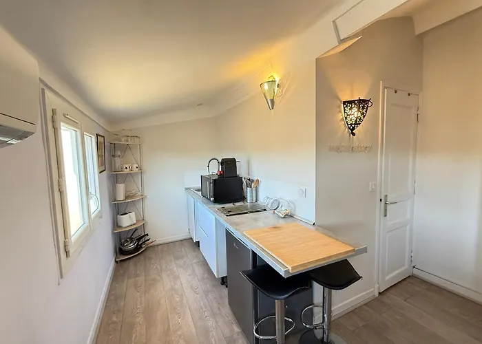 One-bedroom Near The Palais Des Festivals * Cannes