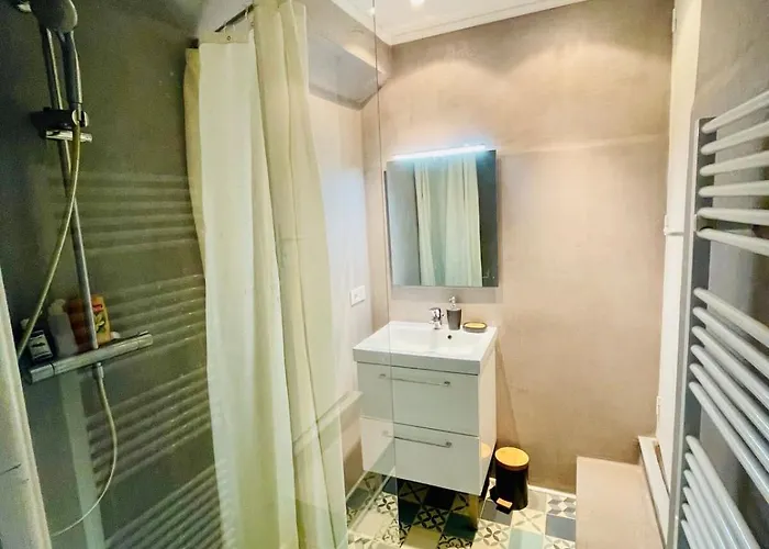 One-bedroom Near The Palais Des Festivals * Cannes